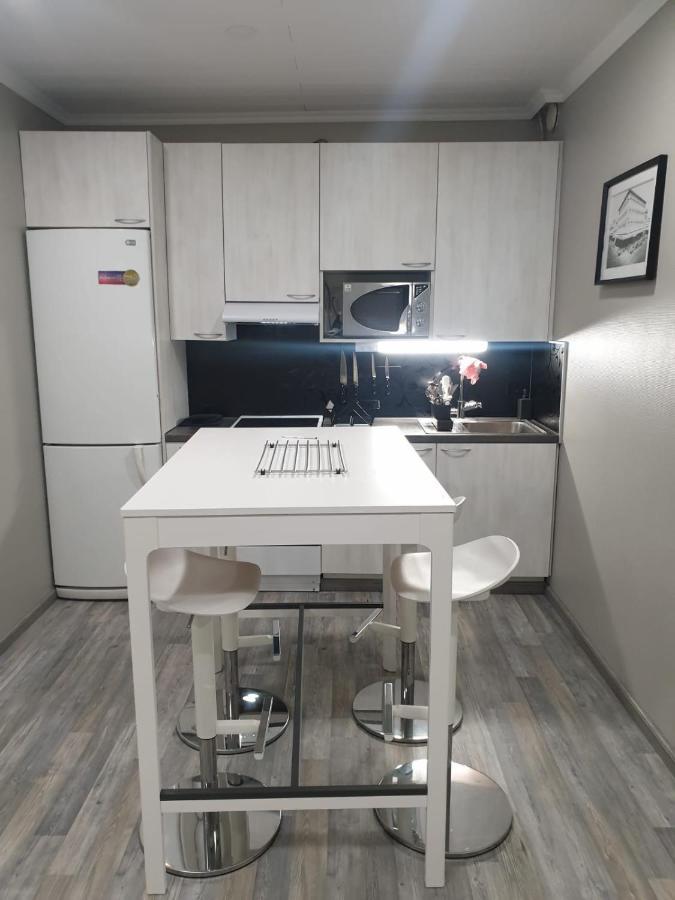 Alexi Apartments - Newly Renovated Apt In The Heart Of The City Near To Railway Station And Nokia Arena Tampere Kültér fotó